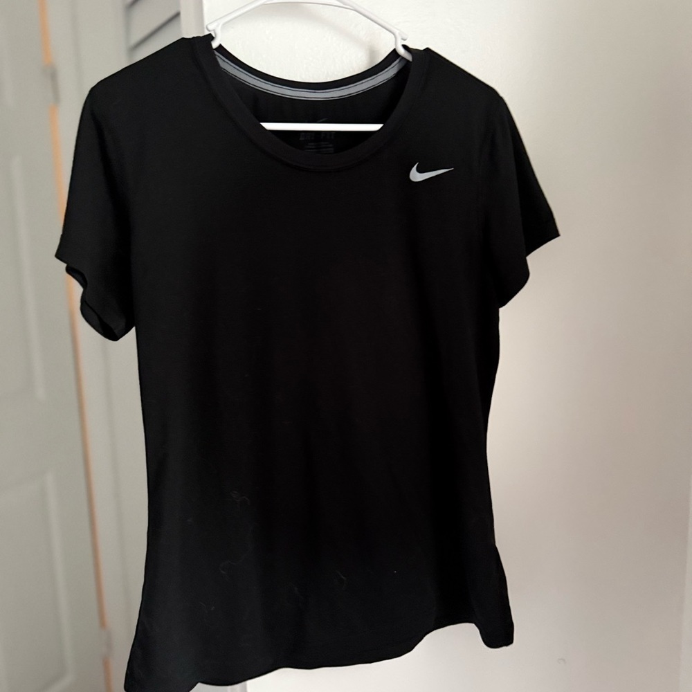 Nike Dri Fit Women's Black Short Sleeve Size M